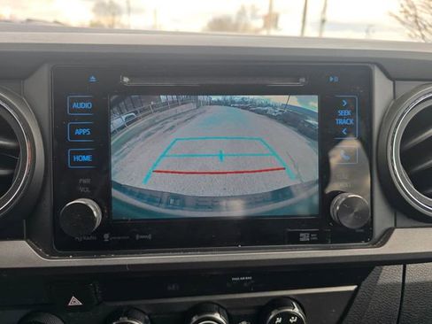 Used 2019 Toyota Tacoma TRD Off-Road image 18