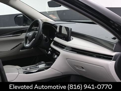 Certified 2026 INFINITI QX60 Luxe w/ Cargo Package AWD/4WD image 6