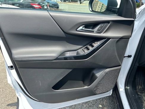 New 2026 Chevrolet Equinox LT image 8