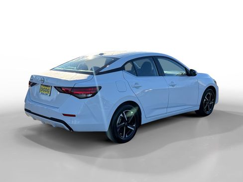 Used 2025 Nissan Sentra SV image 5