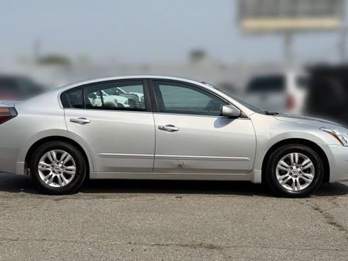 Used 2011 Nissan Altima 2.5 S w/ Special Edition Pkg FWD image 9