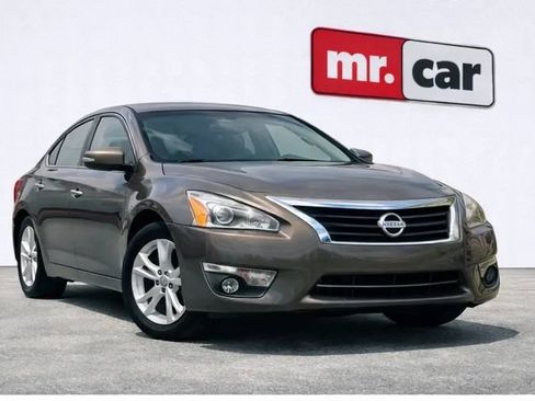 Used 2013 Nissan Altima 2.5 SL w/ Technology Pkg FWD image 1