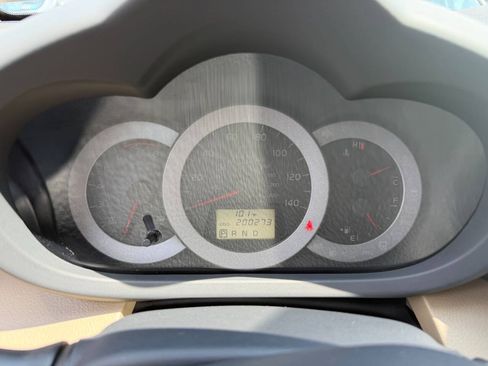 Used 2011 Toyota RAV4 4WD w/ Upgrade Value Pkg image 21