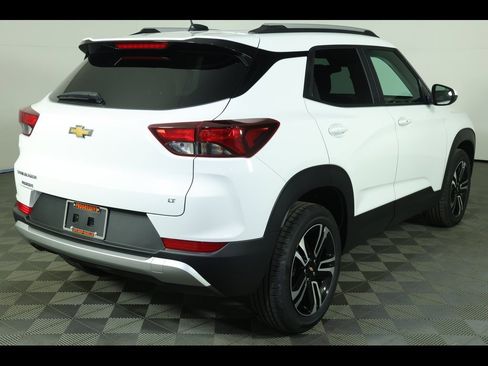New 2026 Chevrolet TrailBlazer LT w/ LPO, Blackout Package image 2