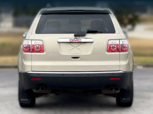 Used 2011 GMC Acadia SLE image 4