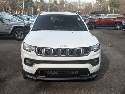 New 2026 Jeep Compass Latitude image 2