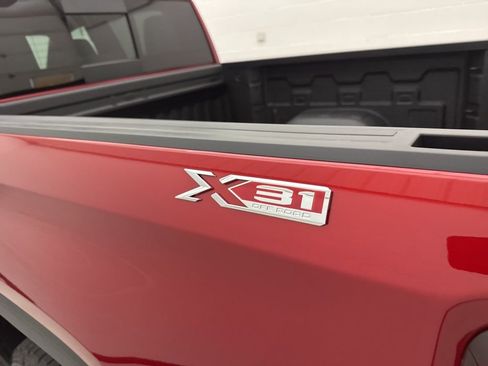 New 2026 GMC Sierra 1500 SLT w/ SLT Premium Plus Package image 11