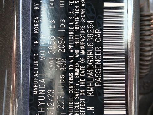 Used 2024 Hyundai Elantra SEL image 30