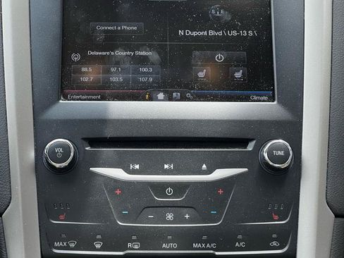 Used 2013 Ford Fusion SE FWD image 15