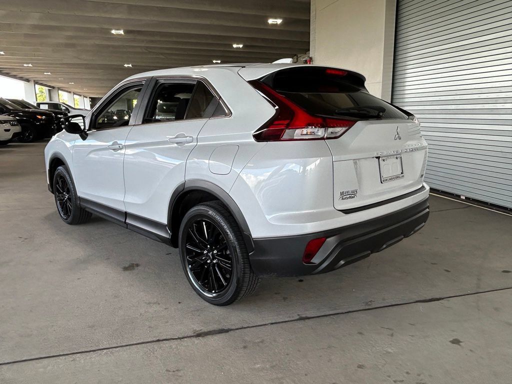 Used 2023 Mitsubishi Eclipse Cross LE AWD/4WD image 3