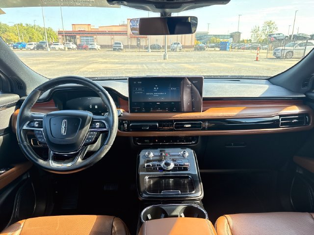 Used 2023 Lincoln Nautilus Reserve AWD/4WD image 15
