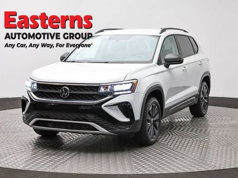 Used 2022 Volkswagen Taos S FWD image 1