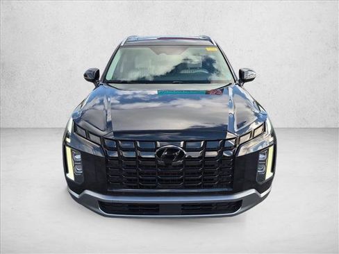 Used 2024 Hyundai Palisade Limited FWD image 2