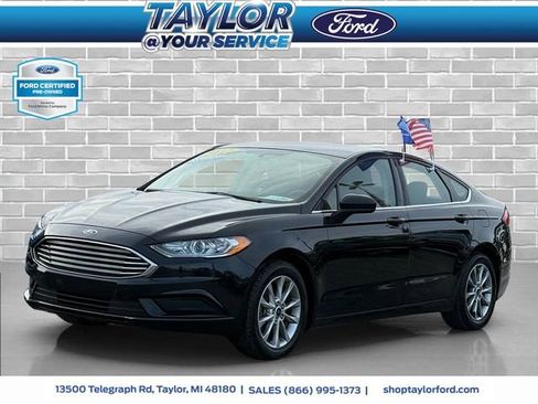 Certified 2017 Ford Fusion SE w/ Fusion SE Technology Package image 1
