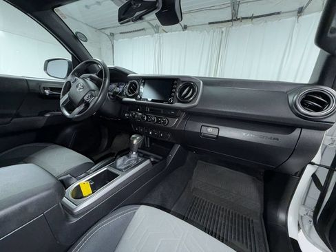 Certified 2022 Toyota Tacoma TRD Sport w/ Technology Package AWD/4WD image 20
