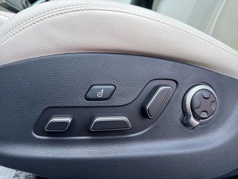 Used 2024 Genesis Electrified GV70 Advanced image 16