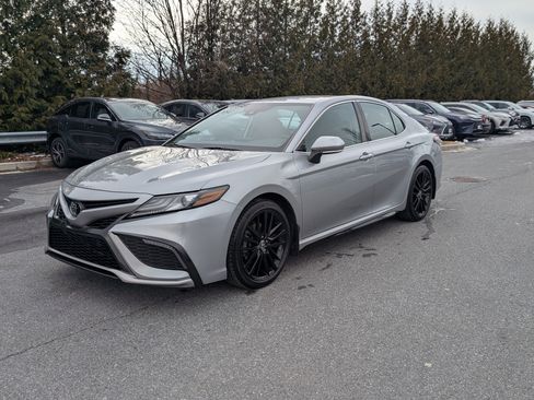 Used 2022 Toyota Camry XSE image 7