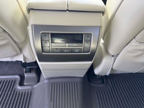 Used 2019 Lexus GX 460 Premium w/ Premium Package image 16