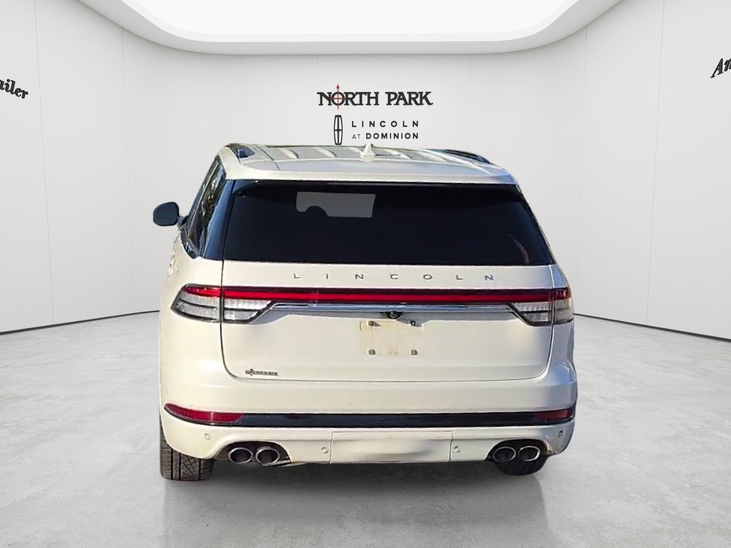 Used 2022 Lincoln Aviator Reserve w/ Equipment Group 201A AWD/4WD image 4