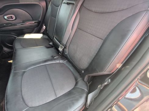 Used 2018 Kia Soul ! FWD image 17