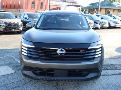 Certified 2025 Nissan Kicks SR w/ SR Premium Package AWD/4WD image 9
