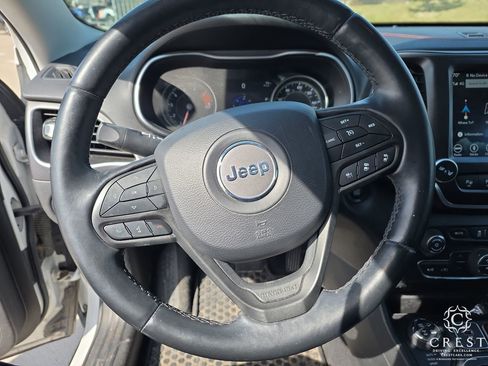 Used 2019 Jeep Cherokee Trailhawk image 14