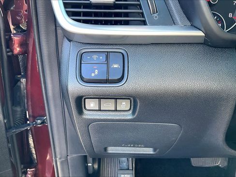 Used 2019 Kia Optima LX image 32