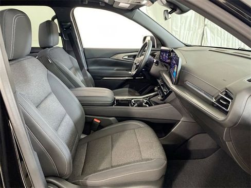 Certified 2024 Chevrolet Traverse LT w/ LPO, Floor Liner Package image 35