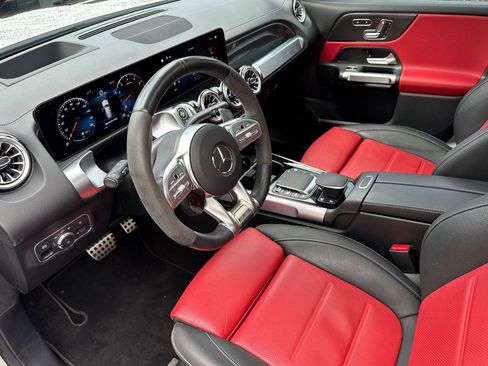 Used 2023 Mercedes-Benz GLB 35 AMG 4MATIC image 10