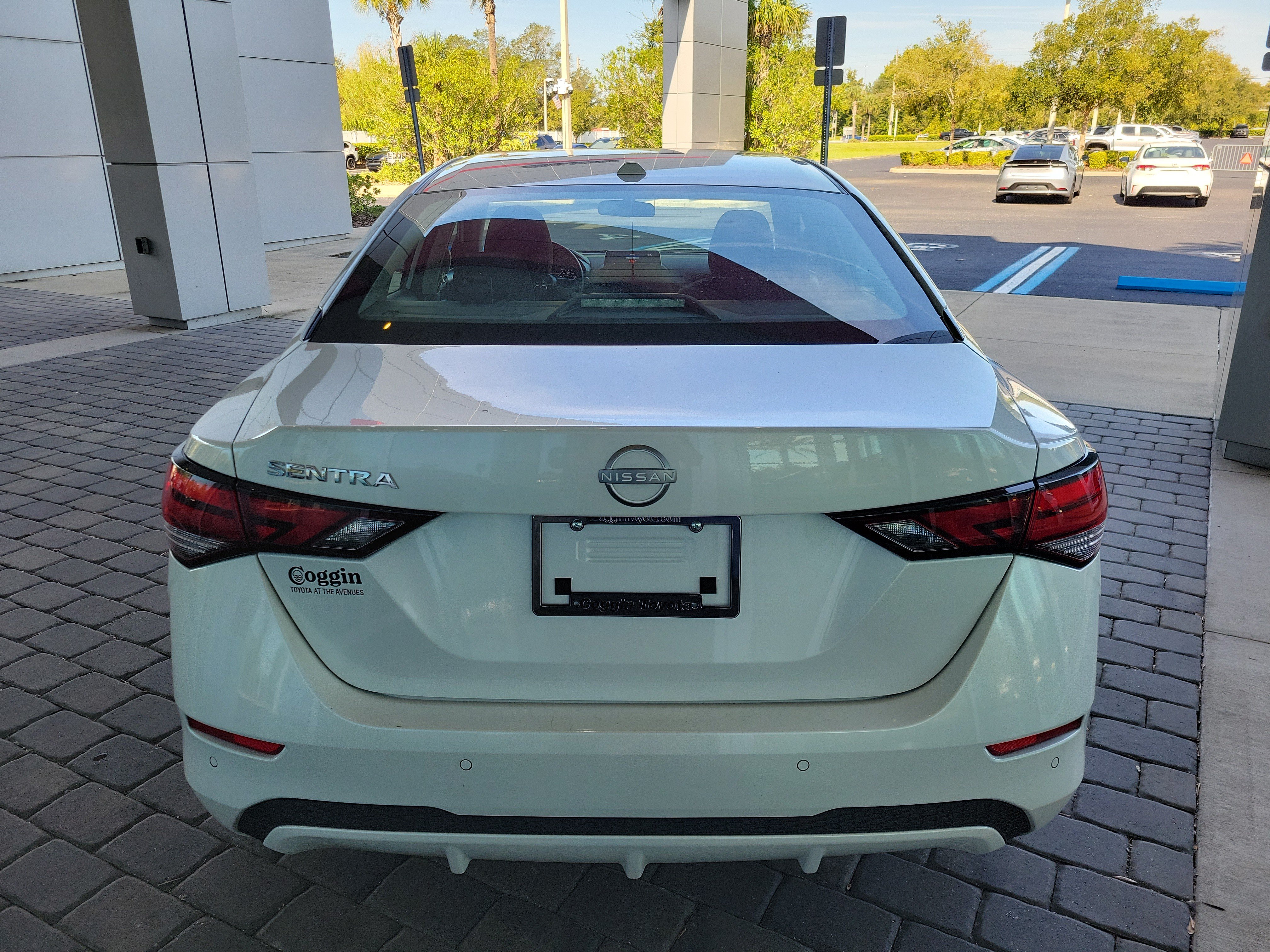 Used 2025 Nissan Sentra SV FWD image 5
