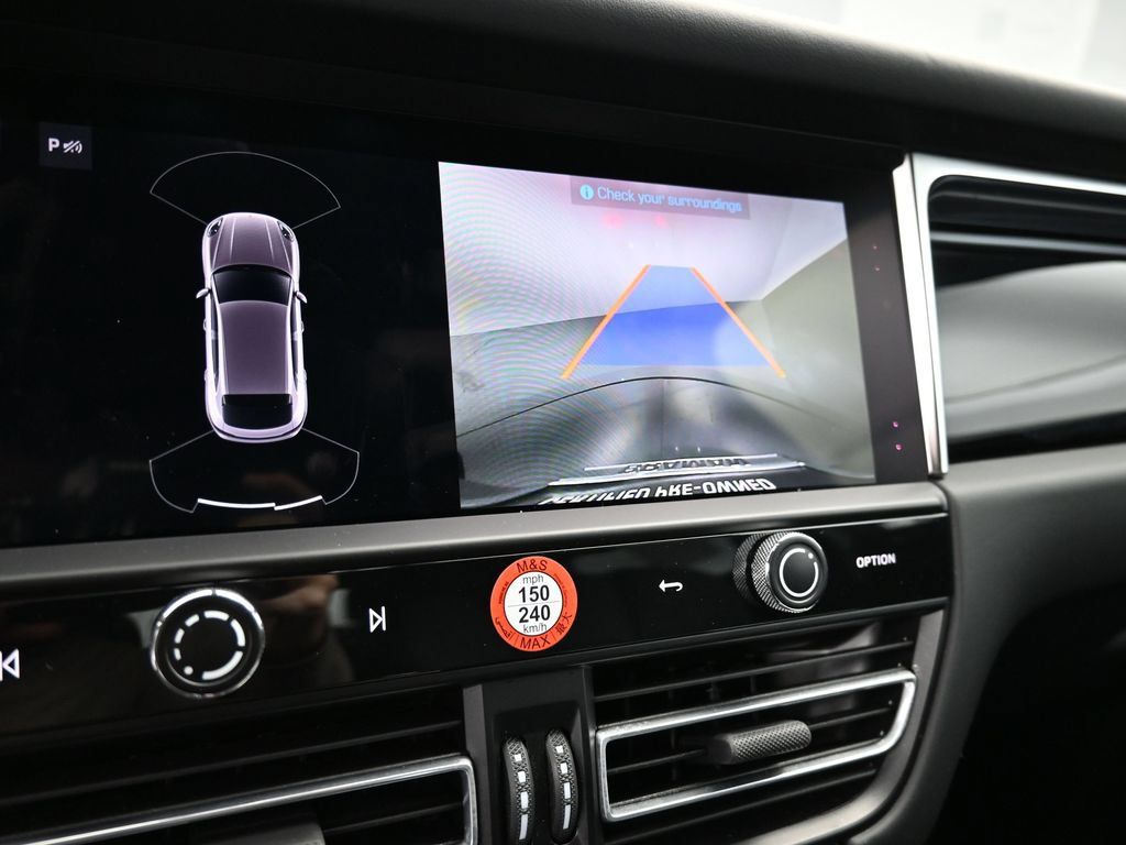 Certified 2024 Porsche Macan AWD/4WD image 26