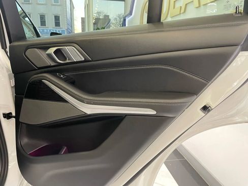 Used 2024 BMW X5 xDrive40i w/ M Sport Package image 22