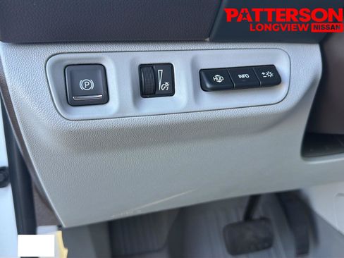 Used 2023 GMC Acadia SLT w/ Technology Package AWD/4WD image 12