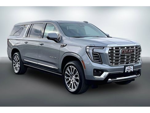 New 2026 GMC Yukon XL Denali w/ Denali Reserve Package AWD/4WD image 2