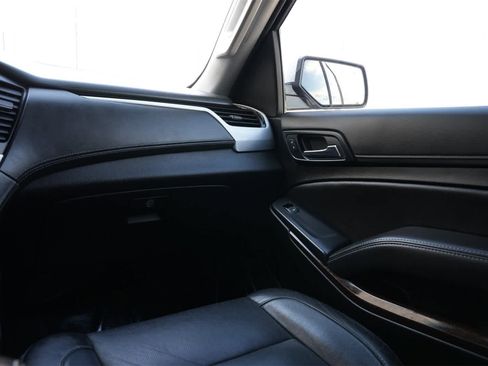 Used 2020 GMC Yukon SLT w/ Premium Edition image 8