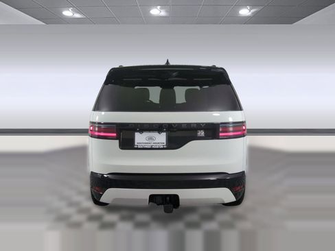 Used 2025 Land Rover Discovery Dynamic SE image 9