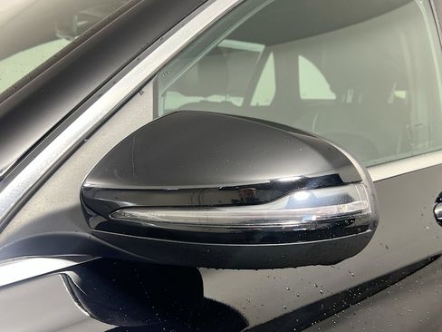 Used 2022 Mercedes-Benz GLC 300 GLC 300 image 12