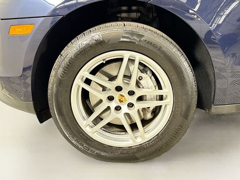 Certified 2021 Porsche Macan image 30