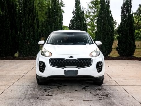 Used 2018 Kia Sportage LX image 3