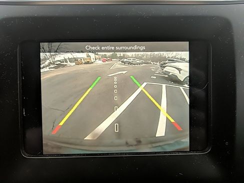 Used 2019 Jeep Cherokee Latitude Plus w/ Trailer Tow Group image 16