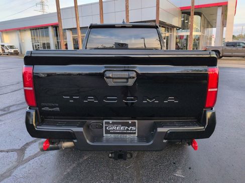 Used 2026 Toyota Tacoma SR5 image 4