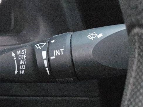Used 2018 Toyota Corolla LE FWD image 11