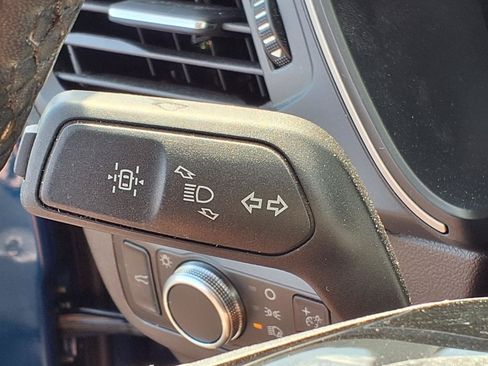 Used 2022 Ford Escape SE w/ SE Sport Appearance Package FWD image 19