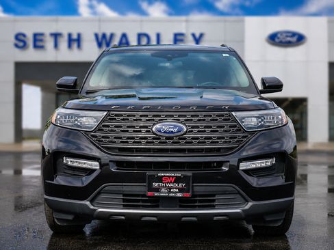 Used 2022 Ford Explorer XLT w/ Equipment Group 202A RWD image 2