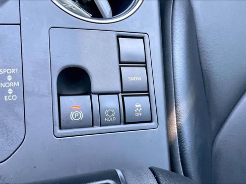 Used 2023 Toyota Highlander XLE image 34