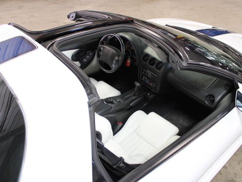 Used 1994 Pontiac Firebird Coupe RWD image 23