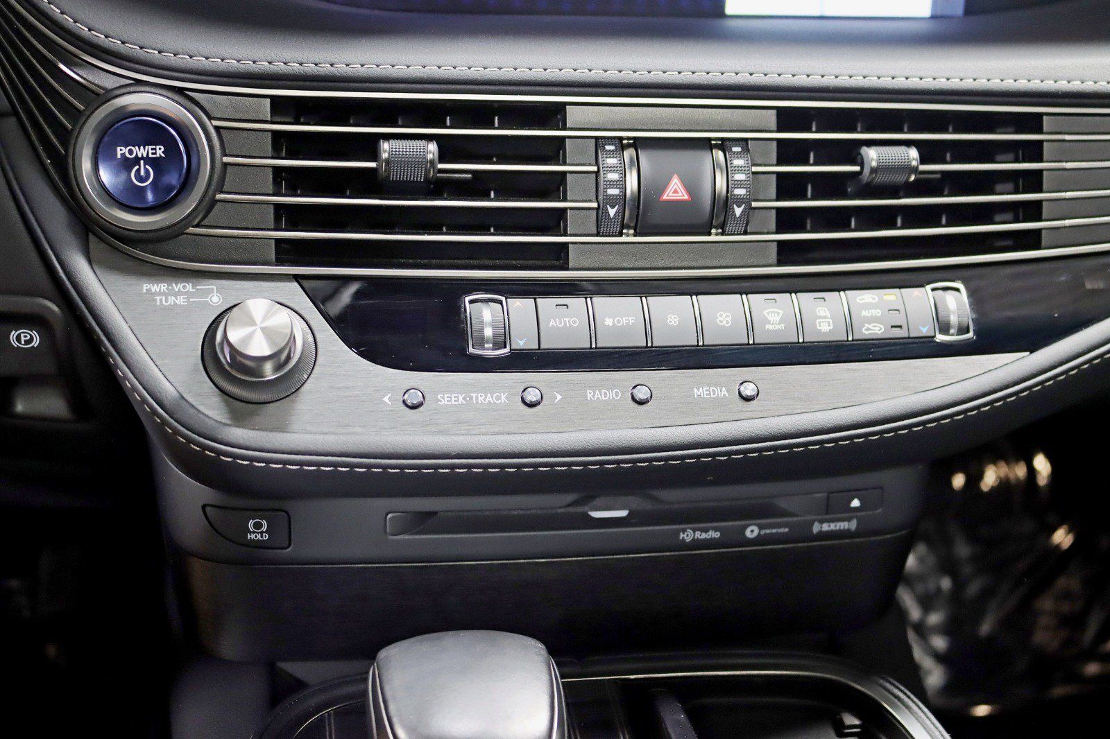 Used 2018 Lexus LS 500h AWD w/ Accessory Package (Z2) image 25