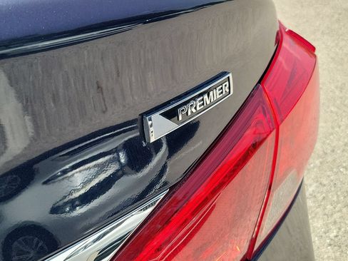 Used 2018 Chevrolet Impala Premier w/ Premier Confidence Package FWD image 9
