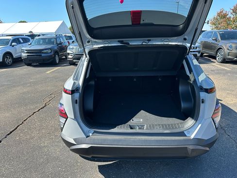 Used 2025 Hyundai Kona SEL image 23
