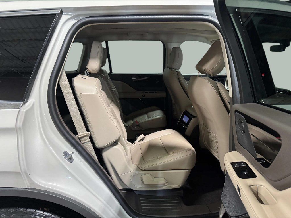Used 2023 Lincoln Aviator Reserve w/ Equipment Group 201A AWD/4WD image 26